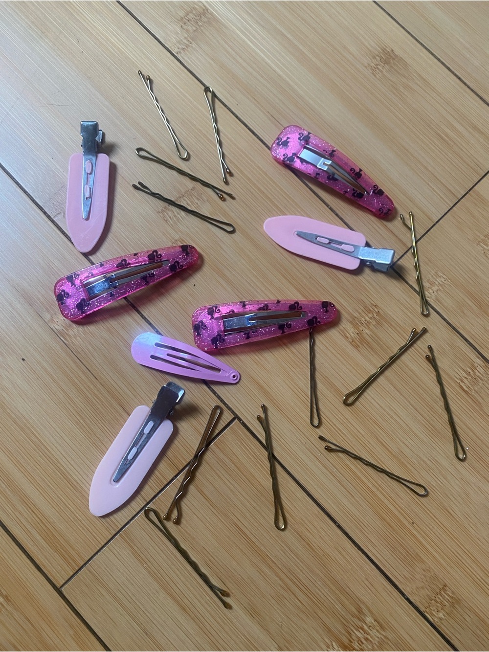 Pink Snap Clips and Bobby Pins Set